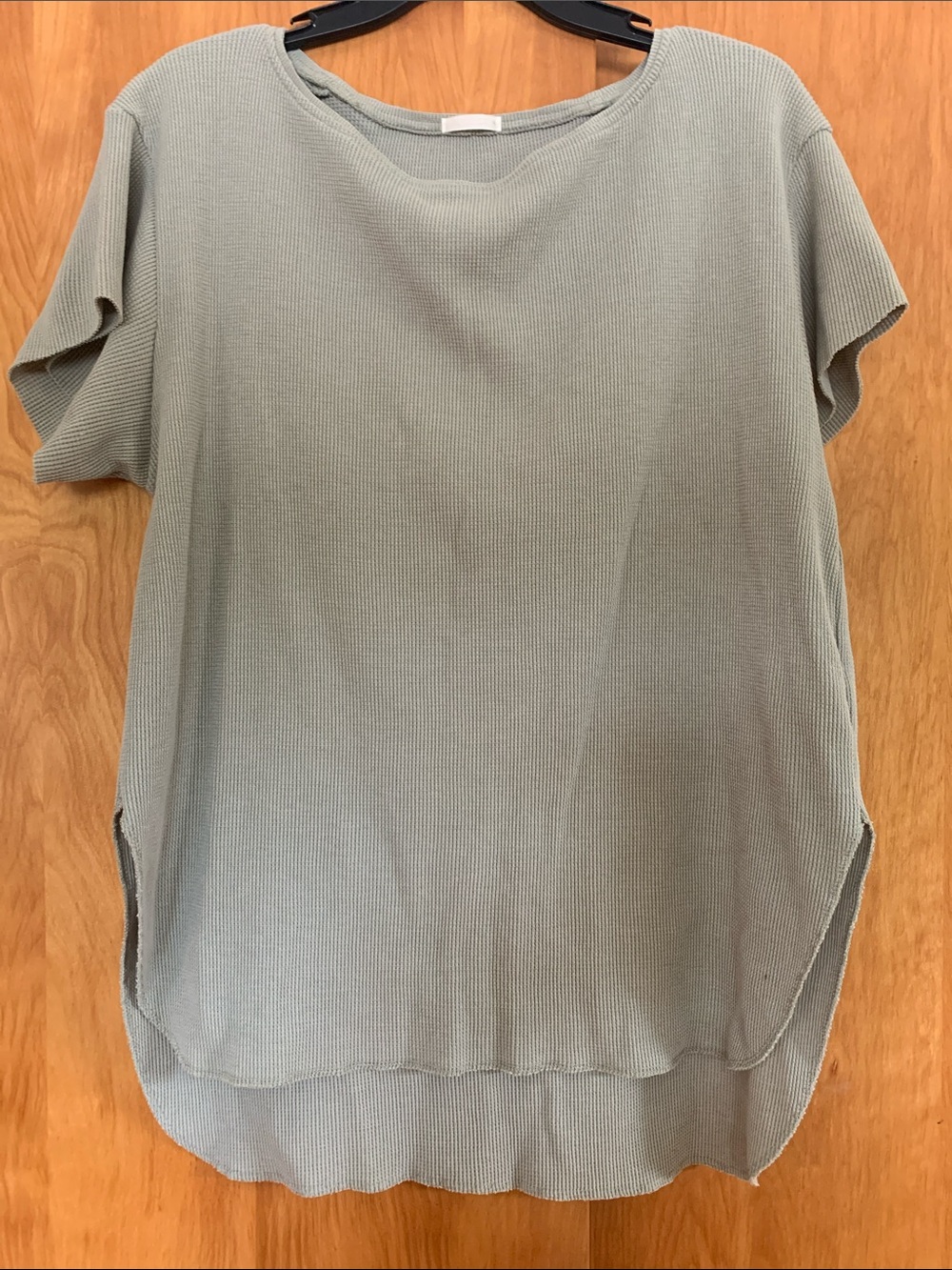 GU waffle knit raw edge oversize  slouchy hi lo hem sage green Top size M